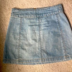 Free people light denim skirt, size 4